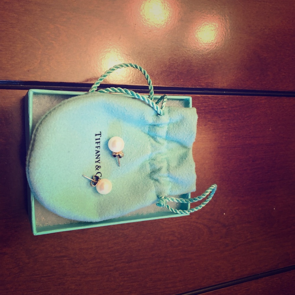 Tiffany & Co. Pearl earrings